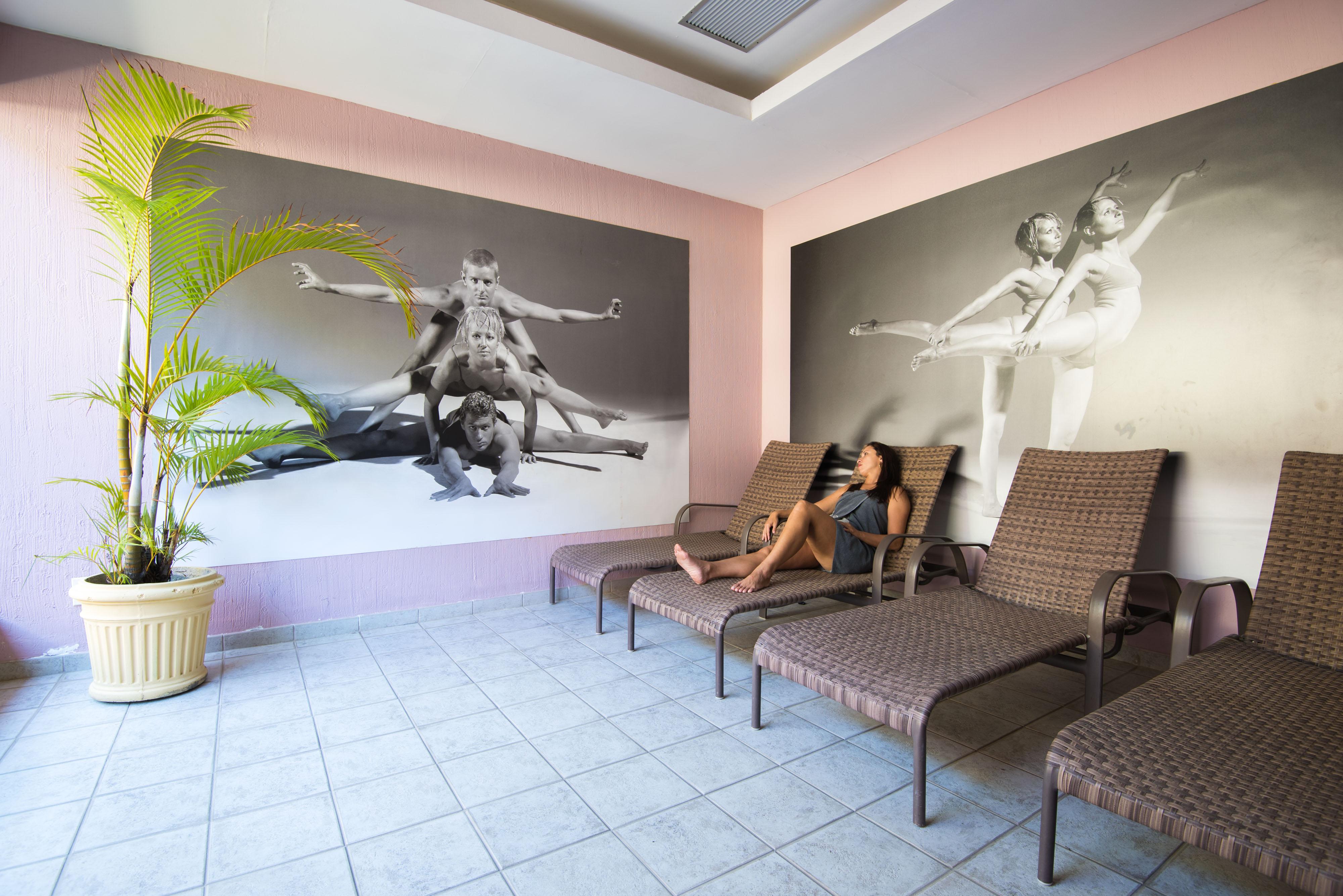 Vila Gale Eco Resort Angra Angra dos Reis Luaran gambar A woman relaxing at a spa
